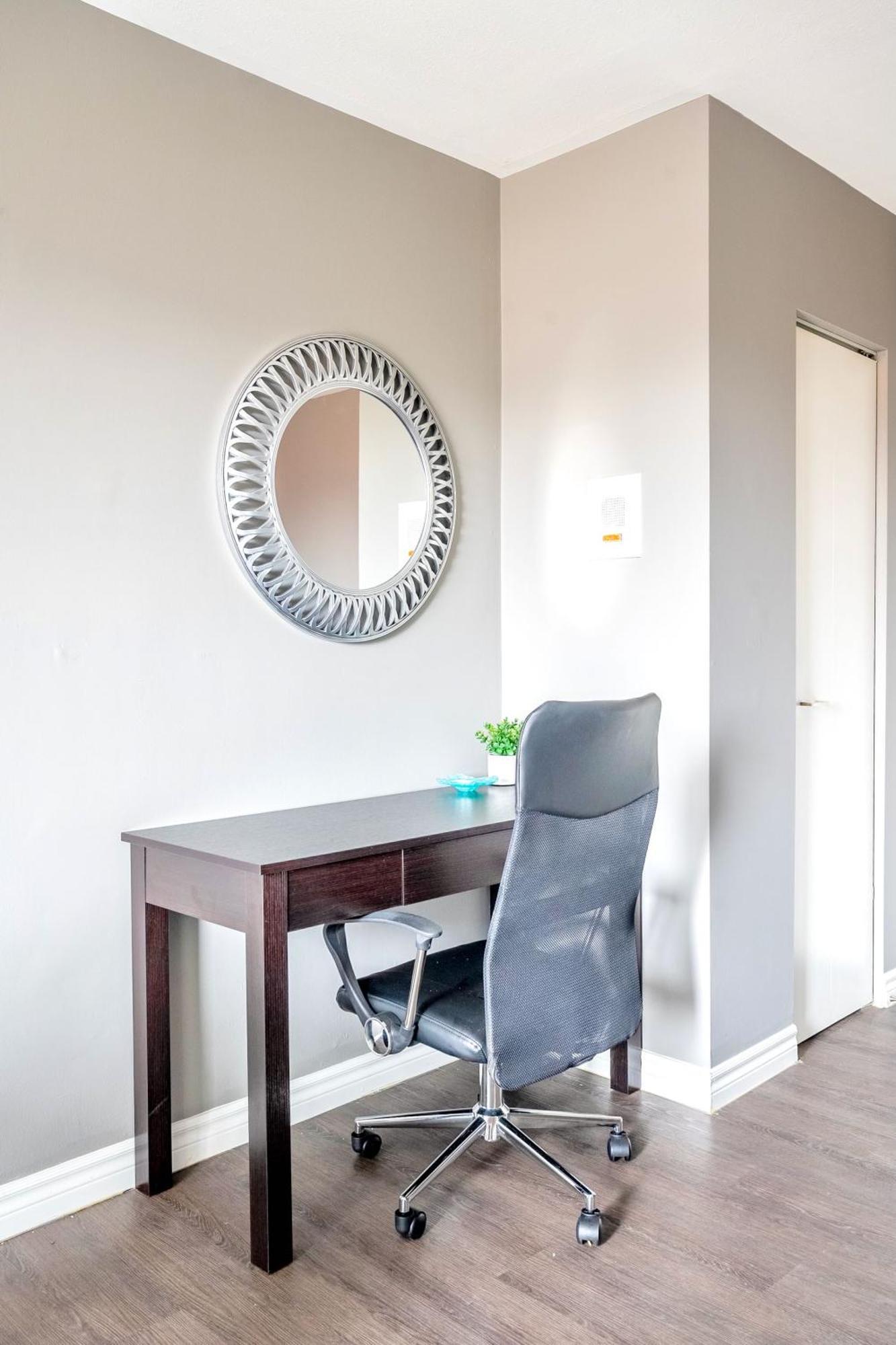 Newly Renovated 2Br Unit In Glenview West Apartment Hamilton Exterior photo