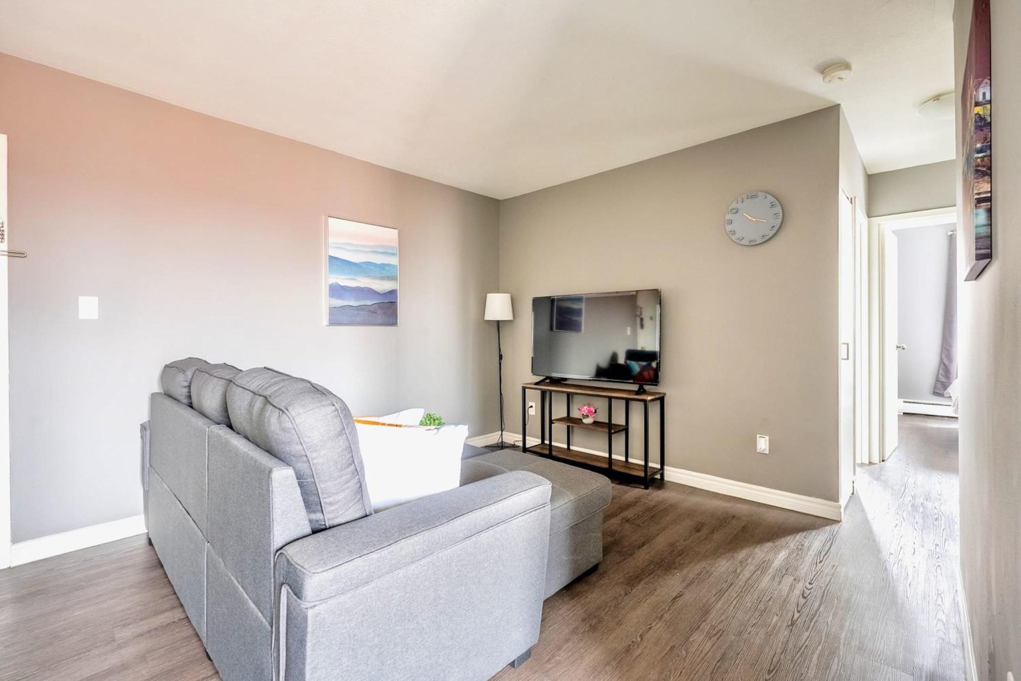Newly Renovated 2Br Unit In Glenview West Apartment Hamilton Exterior photo