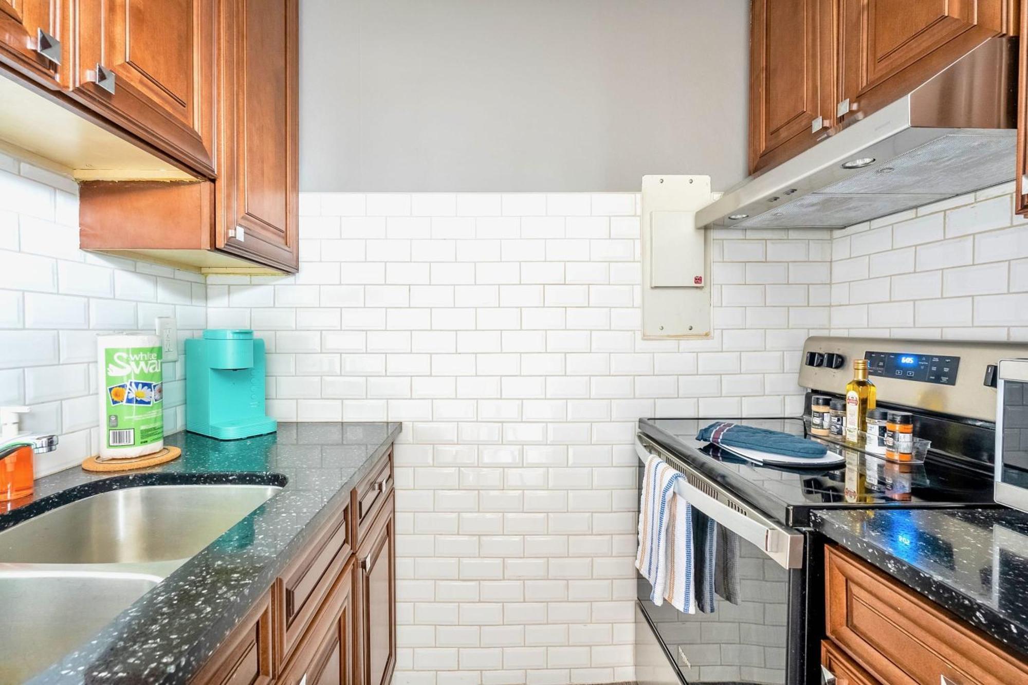 Newly Renovated 2Br Unit In Glenview West Apartment Hamilton Exterior photo